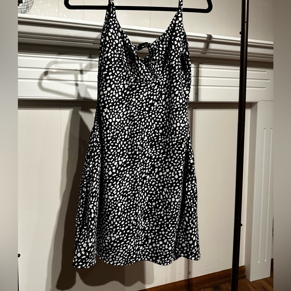 Low-back shift dress